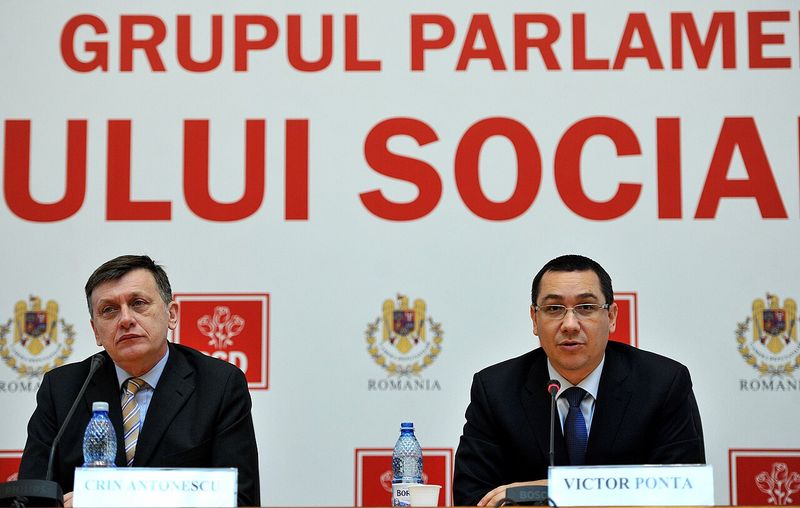 Crin Antonescu și Victor Ponta, la o reuniune a grupurilor parlamentare USL, în 2013