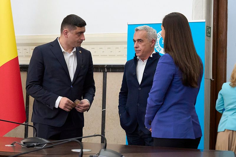 Călin Georgescu și George Simion, BEC 2025